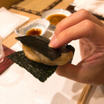 鮨 やすみつ - ホタテの磯部焼き