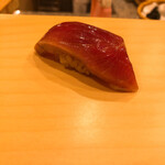 鮨 やすみつ - 鰹の藁焼き