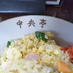 鶴亀 - 五目チャーハン 600円(税込)(2020年12月4日撮影)