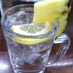 鶴亀 - チューハイ 300円(税込)(2020年12月4日撮影)