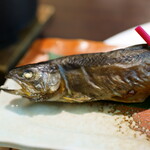 Tsuta Onsen Ryokan - 岩魚塩焼きアップ