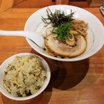 麺屋 六感堂 - 山椒ブラック和えそば＋高菜炊き込みご飯