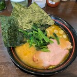 横浜家系ラーメン勝星家 - 