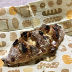 パンやきどころ RIKI - ポム・アマンド メープルとクリームチーズを包んで ¥250+税