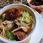 馬来風光美食 - 肉骨茶（バックッテー)