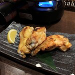 寧々家 - 伊達鶏の手羽元炭火焼き。560円+税