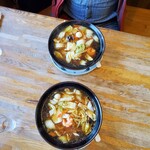 麺家族 - 上が大盛りですが遠近法で小さく見えるなぁ～‼️(ФωФ)