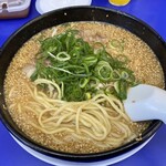 来来亭  - 平打ちストレート中太麺