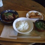 Ajiashokudourasukaru - ラフテー定食（900円）