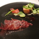 フロリレージュ - フォアグラのポアレと和牛の燻製サラダ仕立て