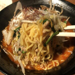 鉄板ダイニングZill - ユッケジャンラーメン(小ライス付き) 900円