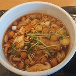 武蔵野うどん 竹國 - きのこ汁