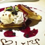 Lily cafe ～リリーカフェ - ベリーベリーワッフル