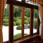 翠州亭 - 個室から庭園をのぞむ2
