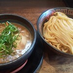 拉麺ノスゝメ 諭吉 - とりとんこつつけ麺(300g)煮玉子