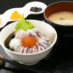 <Mackerel rice bowl> ~ Full of horse mackerel ~