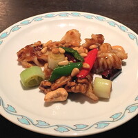 白碗竹快樓 祇園店 - 紋甲イカと木の実　ピリ辛炒め