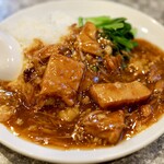 愛群 - 牛バラ肉ご飯