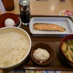 すき家 - 鮭朝食400円