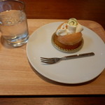 コレット - 桃のタルト　３９０円