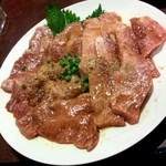 Yakiniku Itami - 肉。