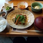 おばんざい・炙り焼き・酒 菜な - 本日の定食ランチ