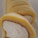 LAWSON - 料理写真:もち食感ロール
