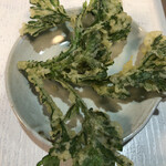 手打ち蕎麦 邑人 - 春菊の天ぷら