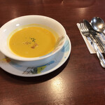 カインドコックの家 カトレア -  サーモンフライ定食：スープ（カボチャ）