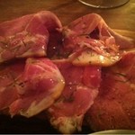 クオーレ・フォルテ - 自家製豚生ハム（桜チップで燻製したもの）