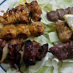 やきとり鳥かつ - 盛り合わせ。鮮度がいいのがわかります。