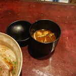 りょうりや 御旅屋 - 赤だし