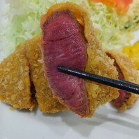 厳選洋食さくらい - レアな仕上がり。
