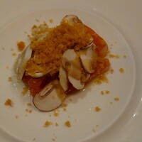 メランジェ - 虎杖浜産ドナルドサーモンのマリネ　十勝マッシュルームのラぺと自家製カラスミ添え