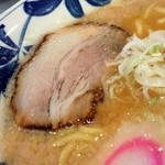 えびすラーメン - 醤油が香ばしいチャーシュー