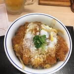 Katsuya - キャーーーカツ丼(竹) 通常¥650→¥500！
                        
                        梅＋豚汁で¥500の方が良く無いかな？
                        カツ丼って素晴らしいよなぁ〜〜〜アタマでチンカチンカの冷やっこいルービー飲れるし。
                        
                        自己完結メニュー。
                        
                        