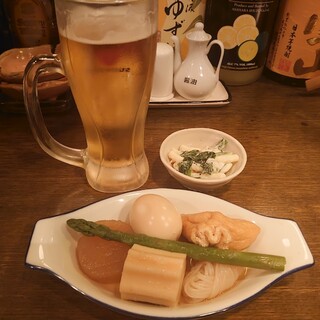 サムライキッチン - 生ビールにお通し。おでん