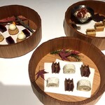 レフェルヴェソンス - 四種のナッツのキャラメルサブレ/ショコラ 生姜/黒酸塊 レモンマリーゴールド/肉桂 鳳梨/紫芋 白ごま/無花果 ブルーチーズ
