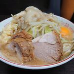 ラーメン二郎 - ラーメン　＋　生玉子