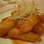 赤坂 四川飯店 - 白身魚の甘酢炒め