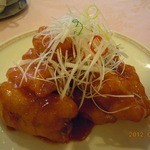 赤坂 四川飯店 - 白身魚の甘酢炒め