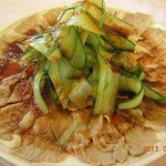 赤坂 四川飯店 - 薄切り豚肉の辛味ソース