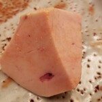 緒方 - ⑥鮟肝(青森県産)
      鮟鱇の産卵期は春～初夏、旬は秋～春
      やはり北海道産や青森県産は美味しい♪
      鮟肝は臭みゼロでふっくらとして艶やか、濃厚なコクと旨みに日本酒が進みます。