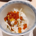 鮨の間 - カニとイクラの蒸し寿司