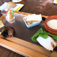 The Living Room with SKY BAR - 