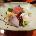 割烹 清風 - お造り：上から時計回りに、大間のマグロ（赤身）、真鯛、シマアジ、ミル貝