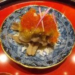 割烹 清風 - 突き出し：ホタテのコンフィ、マイタケとイクラをキウイ酢で