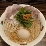 麺とカフェ処 悠然かしや - 背脂濃厚生醤油そば+味タマ♪