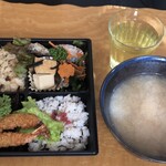 花ぐるま - 二色弁当：￥５５０