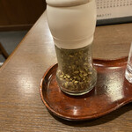 炭焼うな富士 - 山椒はその場で擦るタイプです